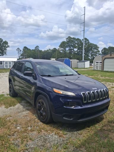 2016 Jeep Cherokee Sport thumbnail 1
